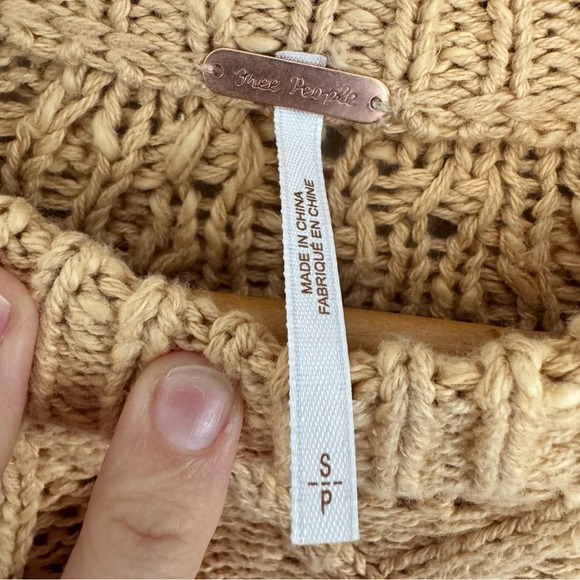 Free People Isla Cable knit Sweater in camel  Size: Small New With Tags - Picture 6 of 7